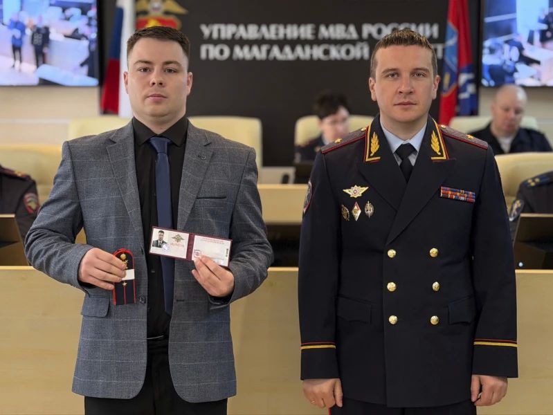 В УМВД России по Магаданской области вручили первые погоны сотрудникам структурных подразделений В УМВД России по Магаданской области вручили первые погоны сотрудникам структурных подразделений