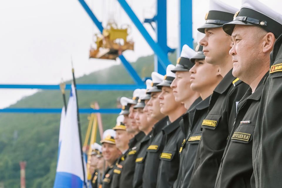 Сергей Носов: Поздравляю адмиралов, капитанов, офицеров, мичманов, старшин и матросов с 295-й годовщиной со дня основания Тихоокеанского флота! Сергей Носов: Поздравляю адмиралов, капитанов, офицеров, мичманов, старшин и матросов с 295-й годовщиной со дня основания Тихоокеанского флота!