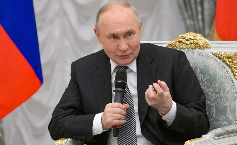 Президент РФ Владимир Путин встретился с выпускниками программы «Время героев» Президент РФ Владимир Путин встретился с выпускниками программы «Время героев»