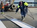 В Магадане ежедневно ведут работы по нанесению горизонтальной дорожной разметки с учётом погодных условий