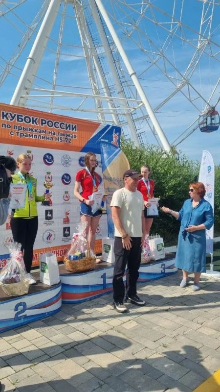 Магаданские летающие лыжницы взяли три медали Кубка России Магаданские летающие лыжницы взяли три медали Кубка России