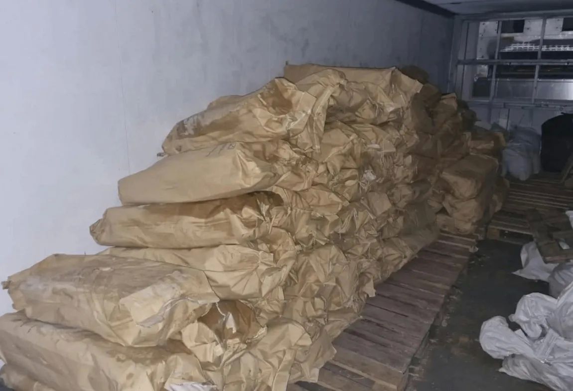 Супружеская пара попалась с 6 тоннами нелегальной рыбной продукции на Колыме Супружеская пара попалась с 6 тоннами нелегальной рыбной продукции на Колыме
