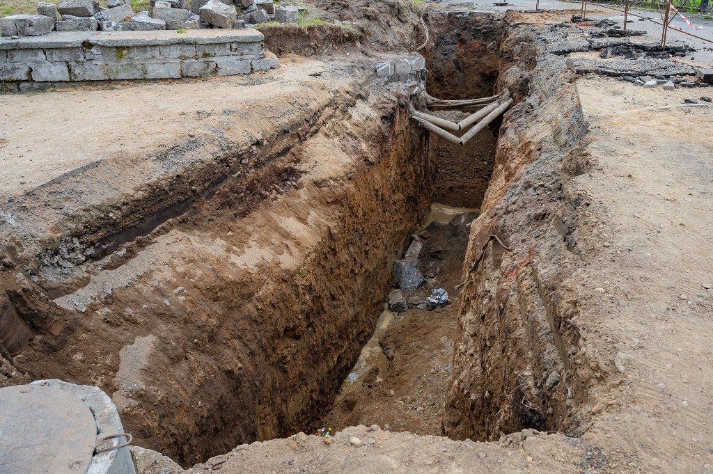 По поручению мэра Магадана Ларисы Поликановой в самом центре колымской столицы идет обновление системы самотечной бытовой канализации По поручению мэра Магадана Ларисы Поликановой в самом центре колымской столицы идет обновление системы самотечной бытовой канализации