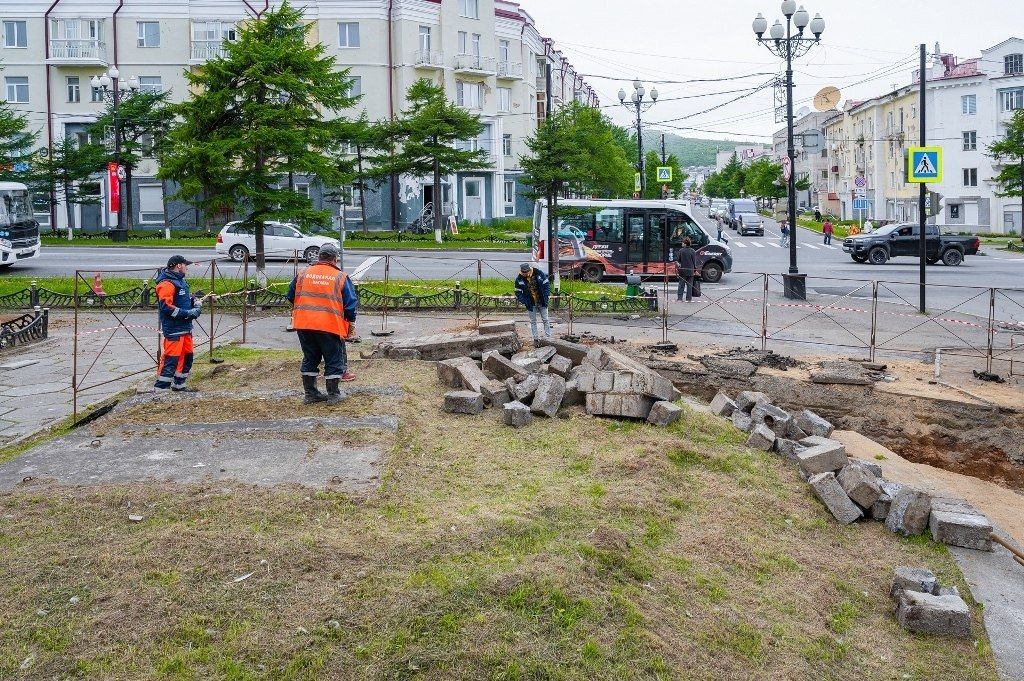 По поручению мэра Магадана Ларисы Поликановой в самом центре колымской столицы идет обновление системы самотечной бытовой канализации По поручению мэра Магадана Ларисы Поликановой в самом центре колымской столицы идет обновление системы самотечной бытовой канализации