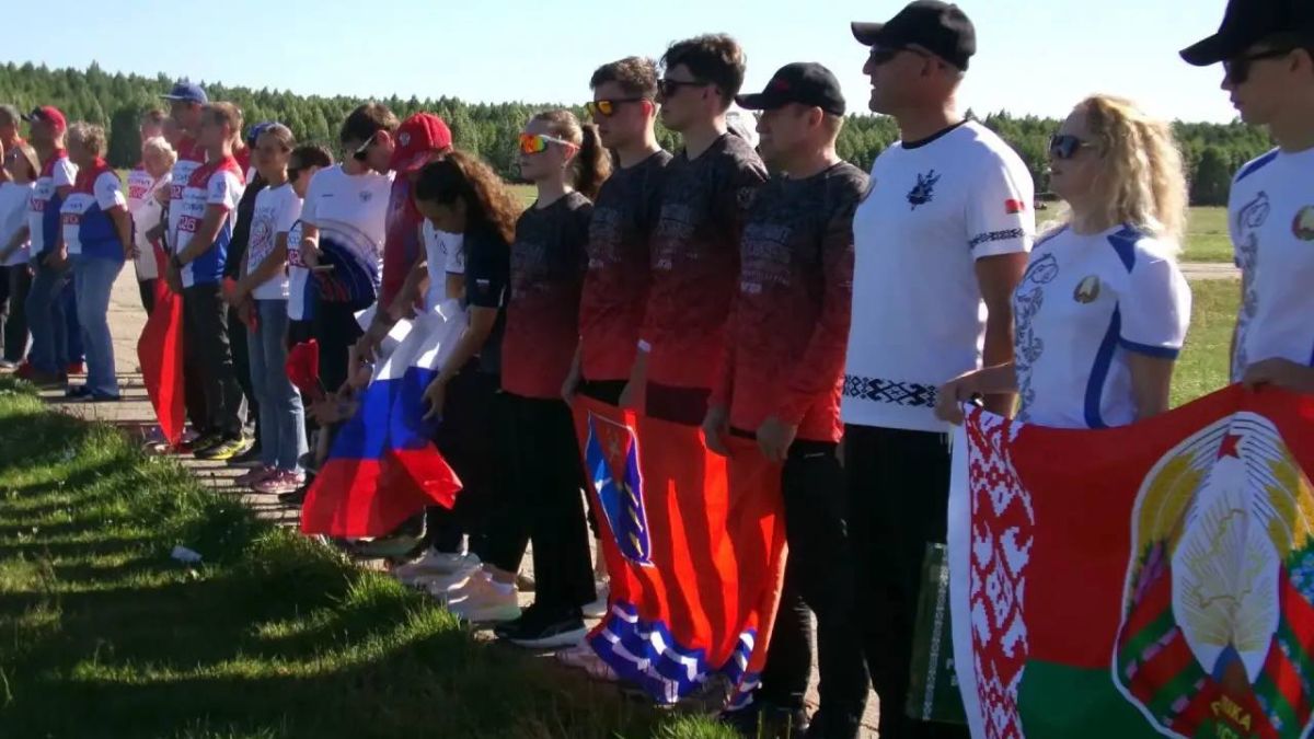 Лариса Поликанова: Магаданские парашютисты — сильнейшие в стране! Лариса Поликанова: Магаданские парашютисты — сильнейшие в стране!
