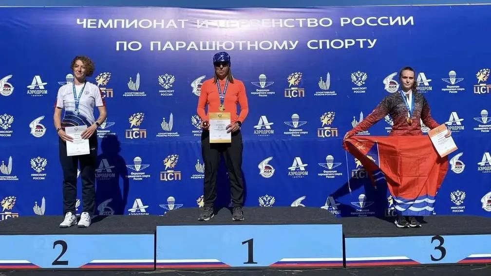 Лариса Поликанова: Магаданские парашютисты — сильнейшие в стране! Лариса Поликанова: Магаданские парашютисты — сильнейшие в стране!