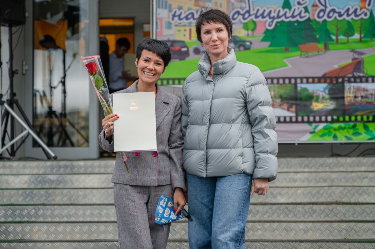 В тёплой и открытой атмосфере в рамках акции «Дни микрорайонов: Магадан – наш общий дом» прошла встреча представителей муниципалитета с жителями микрорайона Нагаево на территории СОШ № 21, которая в этом году отмечает... В тёплой и открытой атмосфере в рамках акции «Дни микрорайонов: Магадан – наш общий дом» прошла встреча представителей муниципалитета с жителями микрорайона Нагаево на территории СОШ № 21, которая в этом году отмечает...