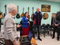 В ДК поселка Стекольный Губернатор встретился с руководителем агитбригады "Нива" Яворына Марией Дмитриевной