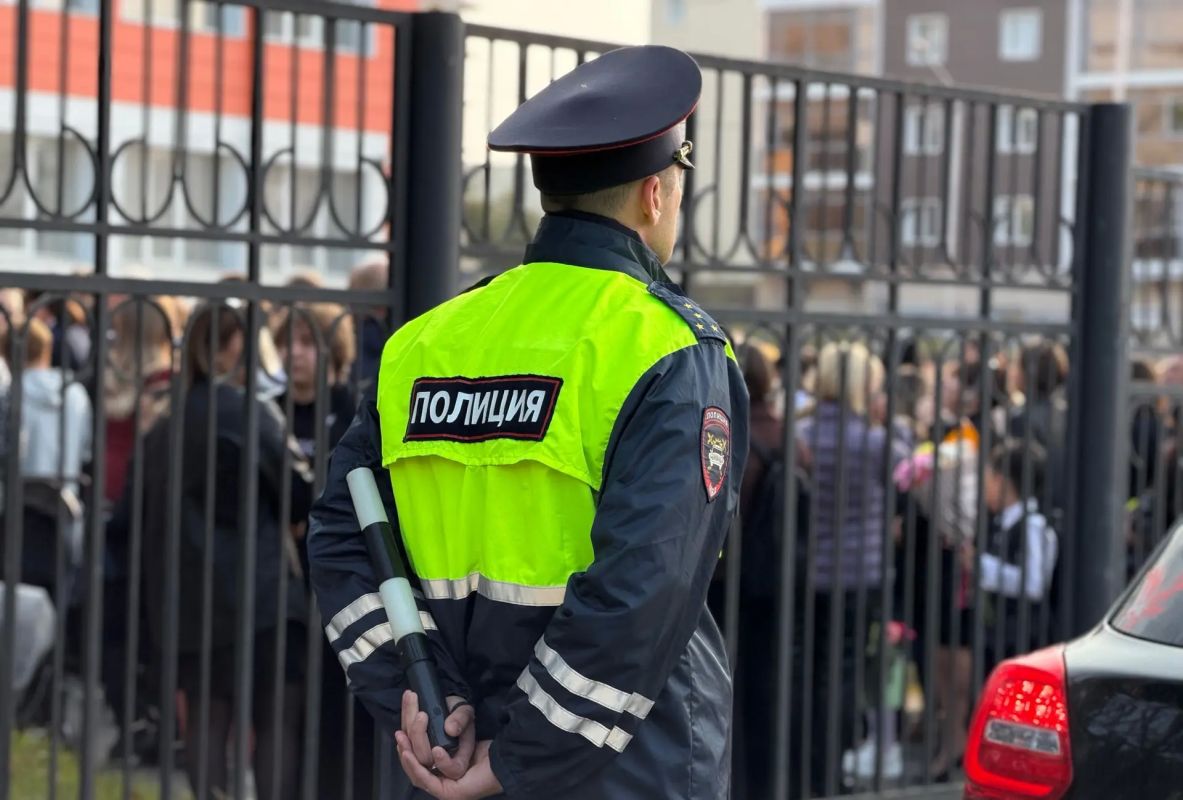 В Магаданской области полицейские обеспечили общественный порядок в День знаний В Магаданской области полицейские обеспечили общественный порядок в День знаний