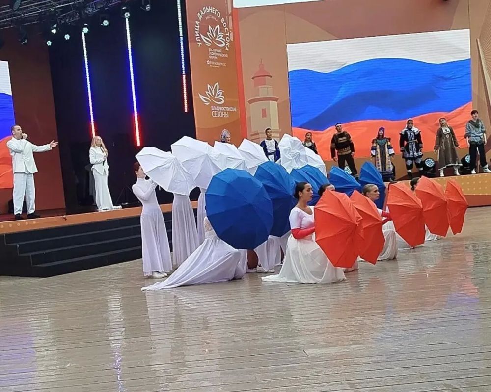 Выставку «Улица Дальнего Востока» торжественно открыли на ВЭФ - 2026 во Владивостоке Выставку «Улица Дальнего Востока» торжественно открыли на ВЭФ - 2026 во Владивостоке