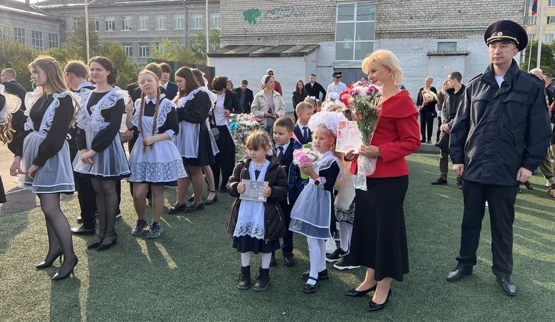 В Магаданской области полицейские обеспечили общественный порядок в День знаний В Магаданской области полицейские обеспечили общественный порядок в День знаний