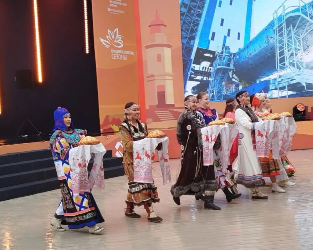 Выставку «Улица Дальнего Востока» торжественно открыли на ВЭФ - 2026 во Владивостоке Выставку «Улица Дальнего Востока» торжественно открыли на ВЭФ - 2026 во Владивостоке