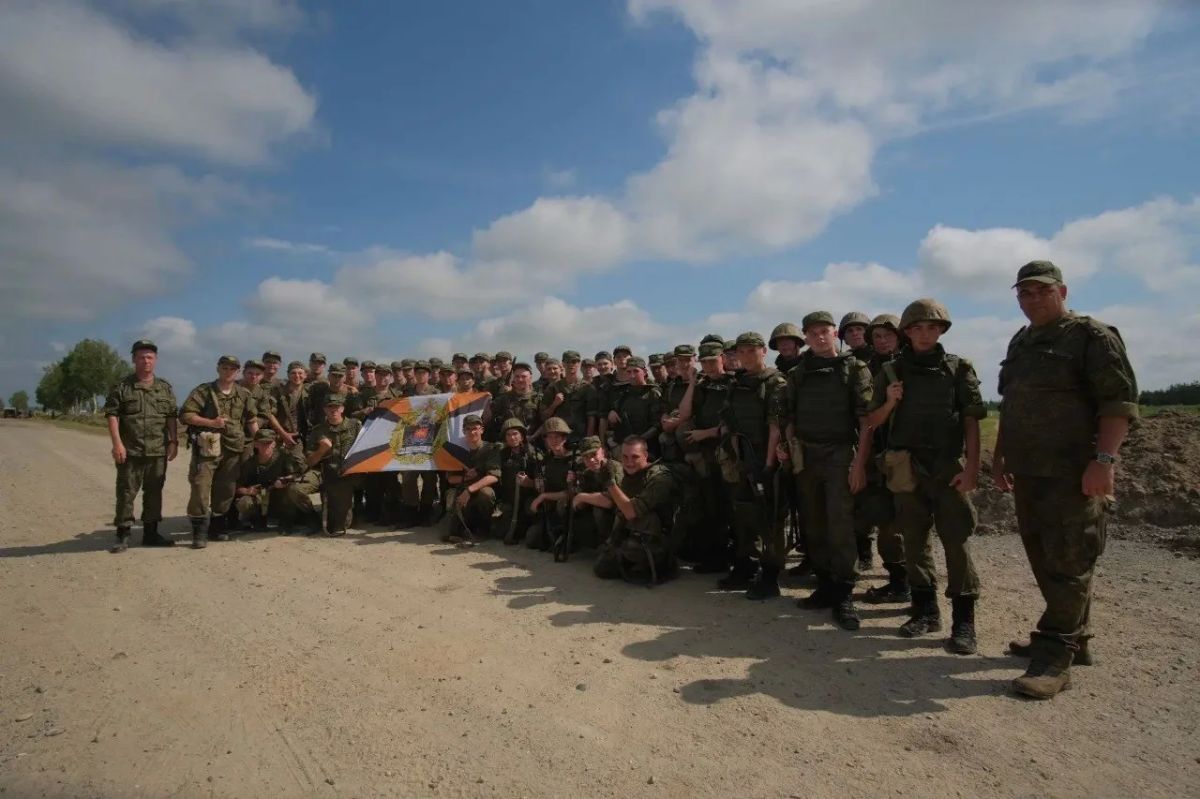 Студенты магаданского СВГУ снова отправились на военные сборы спустя почти 20 лет Студенты магаданского СВГУ снова отправились на военные сборы спустя почти 20 лет