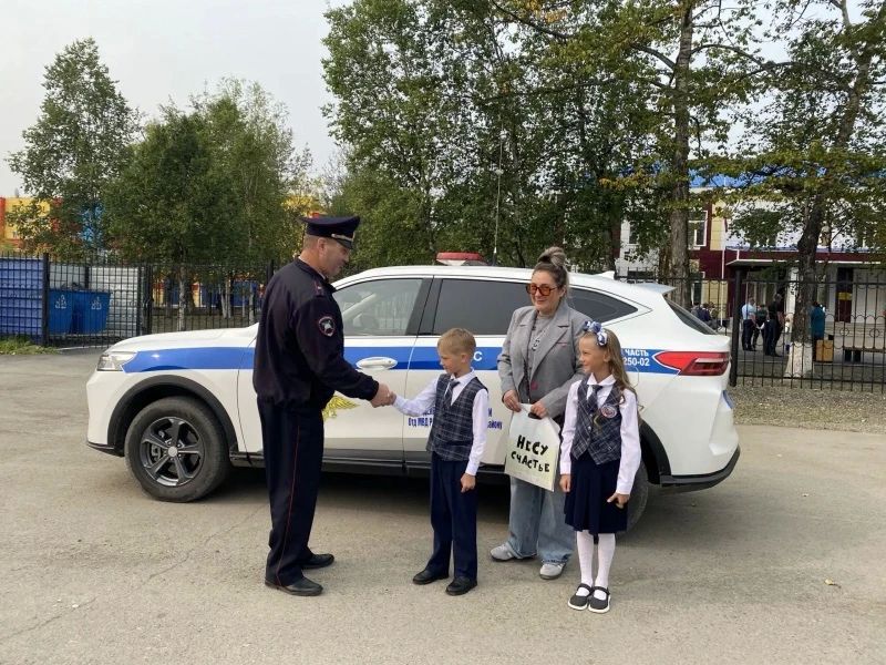 #ПомогиПойтиУчиться. В поселке Палатка Хасынского округа в многодетной семье воспитываются первоклассник Вова и второклассница Маша #ПомогиПойтиУчиться. В поселке Палатка Хасынского округа в многодетной семье воспитываются первоклассник Вова и второклассница Маша