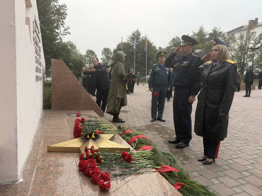 В Магадане росгвардейцы почтили память погибших героев и жертв терроризма В Магадане росгвардейцы почтили память погибших героев и жертв терроризма