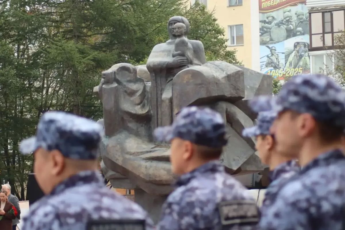 В Магадане росгвардейцы почтили память погибших героев и жертв терроризма В Магадане росгвардейцы почтили память погибших героев и жертв терроризма