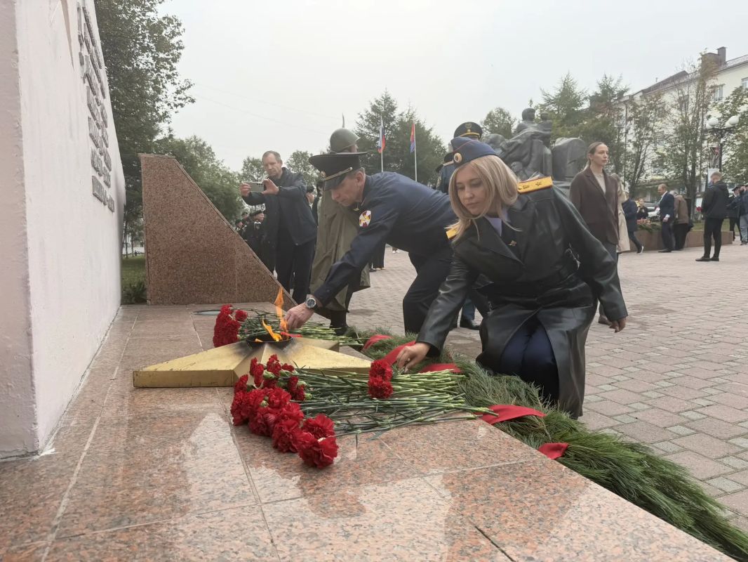 В Магадане росгвардейцы почтили память погибших героев и жертв терроризма В Магадане росгвардейцы почтили память погибших героев и жертв терроризма