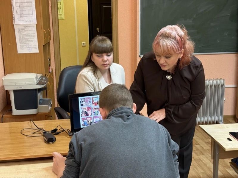 В День знаний детский омбудсмен и гражданский активист посетили магаданский Центр временного содержания несовершеннолетних правонарушителей УМВД В День знаний детский омбудсмен и гражданский активист посетили магаданский Центр временного содержания несовершеннолетних правонарушителей УМВД