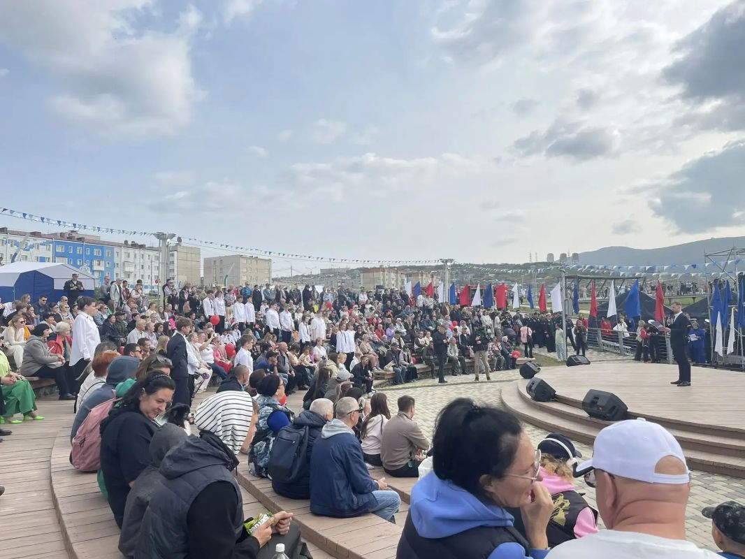 В парке "Маяк" стартовала торжественная акция "Тихоокеанская слава В парке "Маяк" стартовала торжественная акция "Тихоокеанская слава