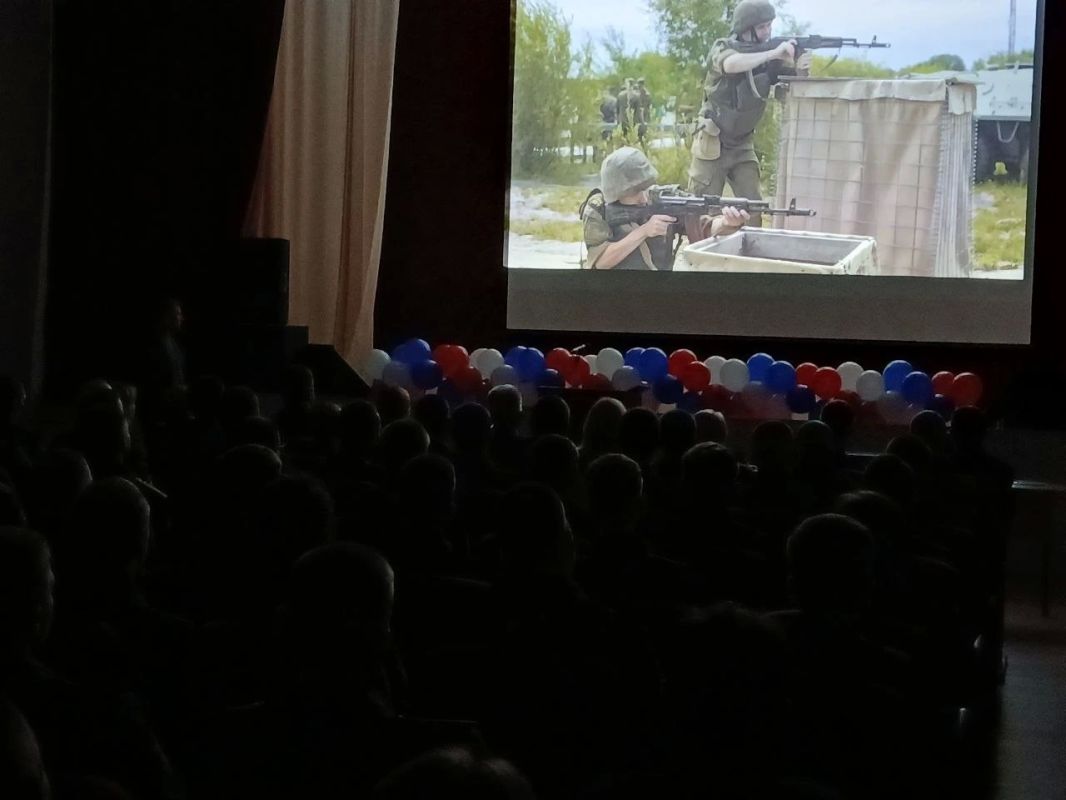 Первый выпуск состоялся в Военном учебном центре при СВГУ в Магадане Первый выпуск состоялся в Военном учебном центре при СВГУ в Магадане