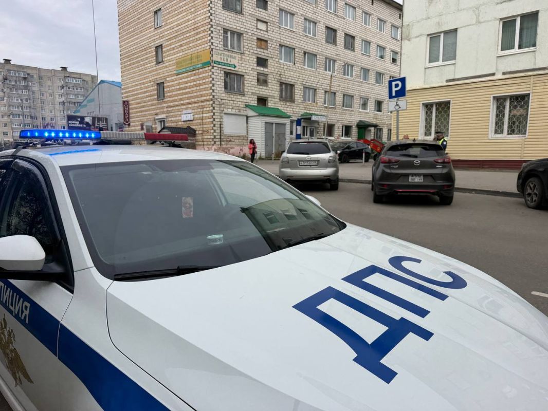 В Магадане госавтоинспекторы, специалисты министерства труда, представители городской общественной организации инвалидов и МОООРДИ «Особое детство» провели рейд, направленный на профилактику нарушений правил остановки или... В Магадане госавтоинспекторы, специалисты министерства труда, представители городской общественной организации инвалидов и МОООРДИ «Особое детство» провели рейд, направленный на профилактику нарушений правил остановки или...
