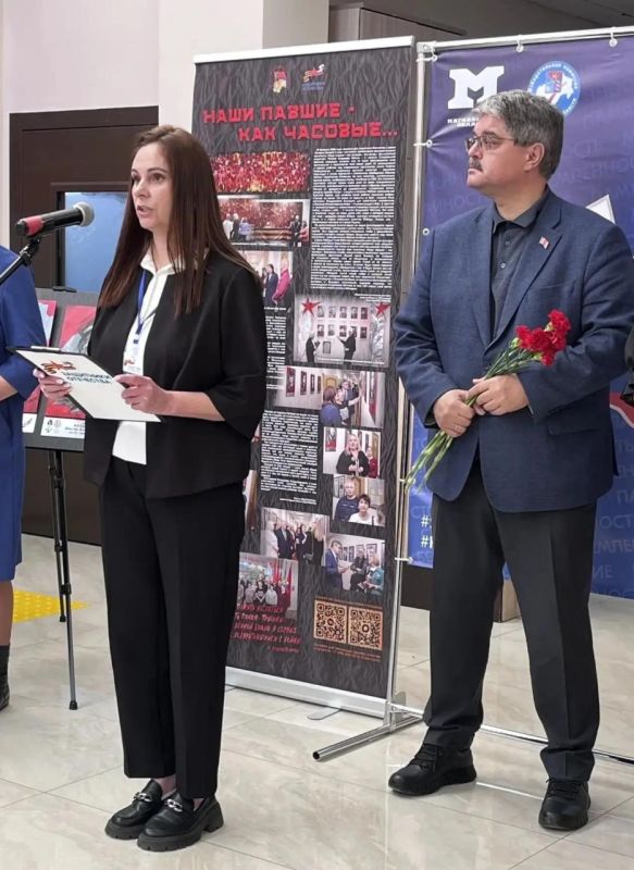 В Доме народного творчества и досуга поселка Сеймчан «Гидростроитель» открылась выставка «Наши павшие - как часовые» В Доме народного творчества и досуга поселка Сеймчан «Гидростроитель» открылась выставка «Наши павшие - как часовые»