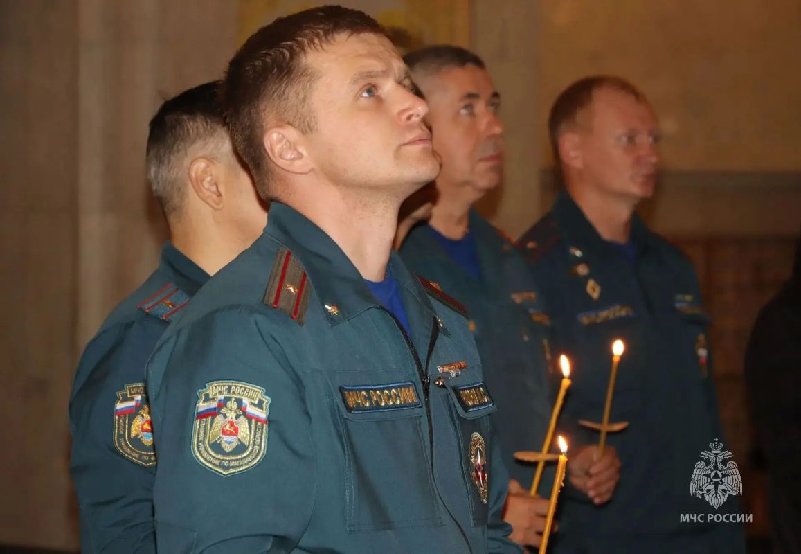 Богу - хвала, ближнему - защита Богу - хвала, ближнему - защита