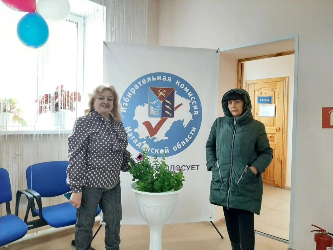 В поселке Омчак свою работу в дни выборов ведут две участковые избирательные комиссии №73 и №74 В поселке Омчак свою работу в дни выборов ведут две участковые избирательные комиссии №73 и №74