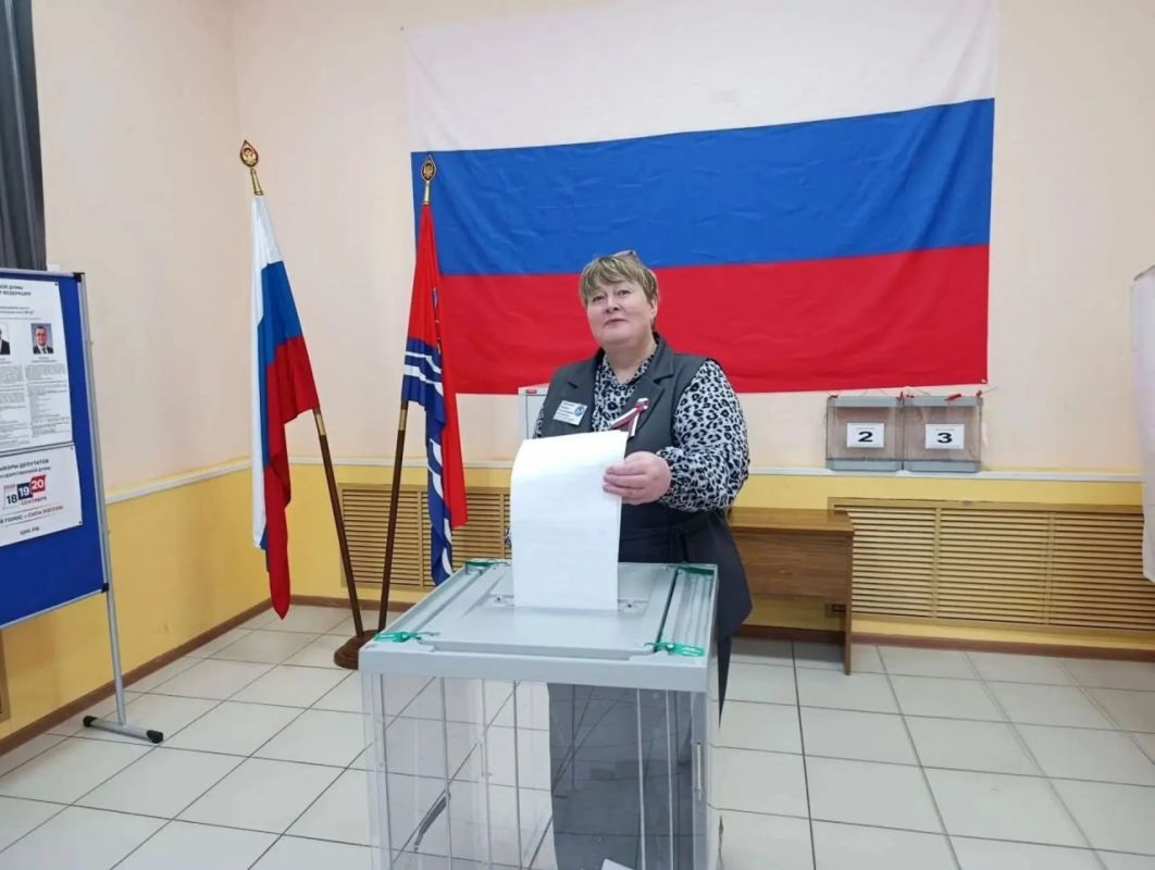 Сотрудники администрации Ольского округа уже сделали свой выбор Сотрудники администрации Ольского округа уже сделали свой выбор