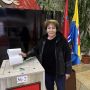 На участке в п. Ола проголосовала глава округа