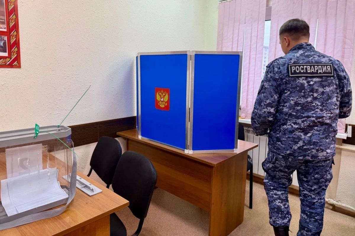 Магаданские росгвардейцы реализуют избирательное право в Единый день голосования Магаданские росгвардейцы реализуют избирательное право в Единый день голосования