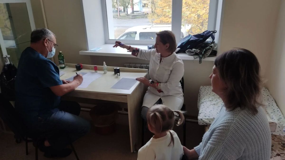 Продолжается работа с районами
