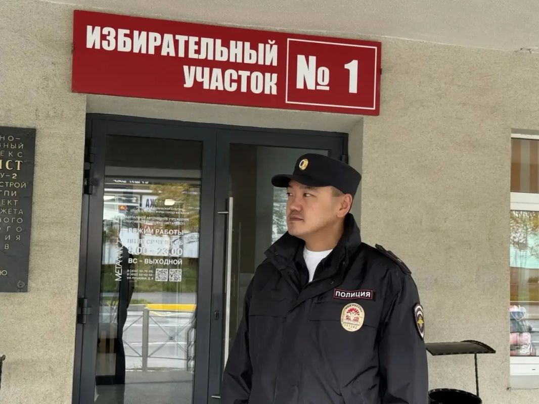 На Колыме полицейские обеспечили правопорядок в период подготовки и проведения единого дня голосования На Колыме полицейские обеспечили правопорядок в период подготовки и проведения единого дня голосования