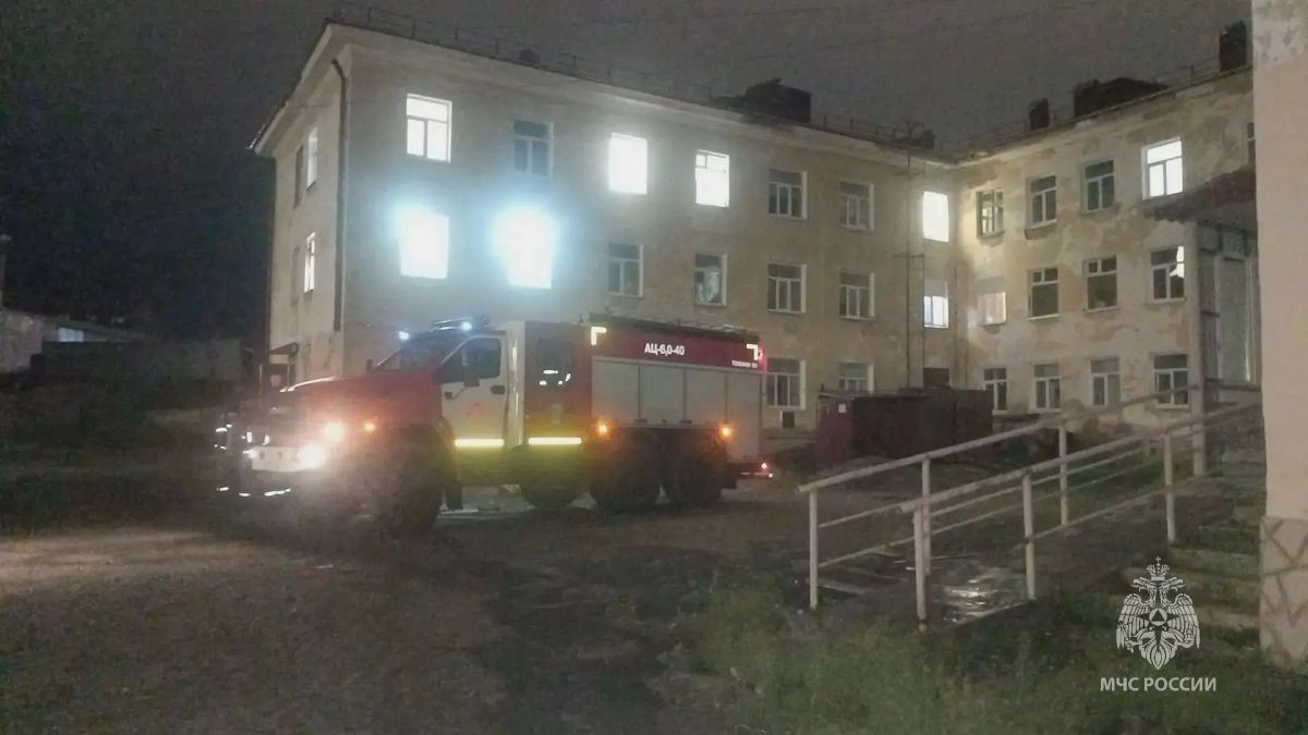 В Магадане ликвидировано возгорание в инфекционном отделении больницы