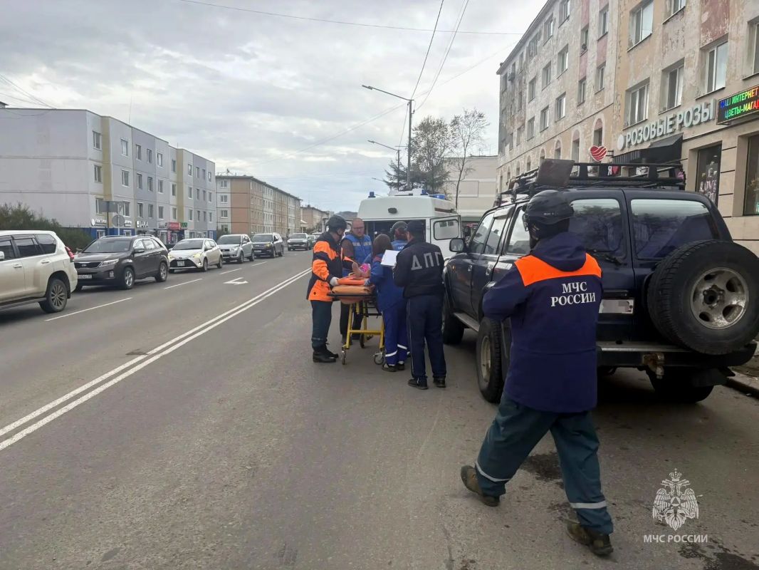 Спасатели в Магадане ликвидировали последствия ДТП Спасатели в Магадане ликвидировали последствия ДТП