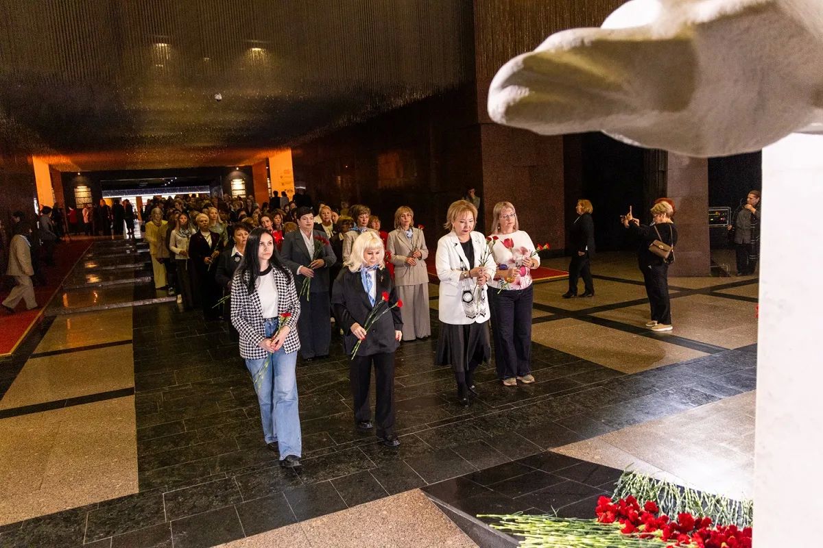 В Москве прошел двухдневный Съезд Союза женщин России, посвященный 85-летию создания Антифашистского комитета советских женщин В Москве прошел двухдневный Съезд Союза женщин России, посвященный 85-летию создания Антифашистского комитета советских женщин
