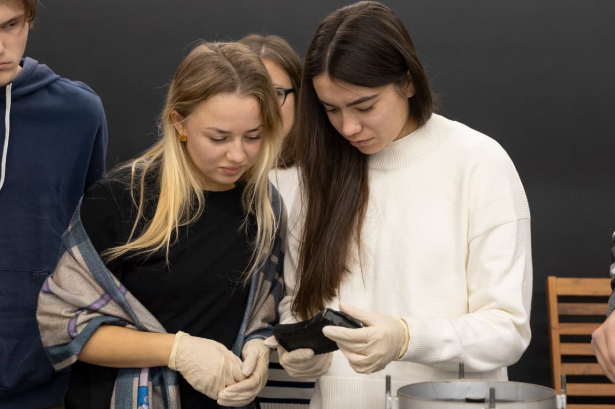 В краеведческом музее в честь Дня воссоединения Донецкой Донецкой и Луганской народных республик, Херсонской и Запорожской областей с Россией состоялась лекция
