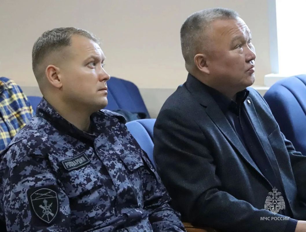 В Магадане обсудили вопросы гражданской обороны в преддверии профессионального праздника В Магадане обсудили вопросы гражданской обороны в преддверии профессионального праздника