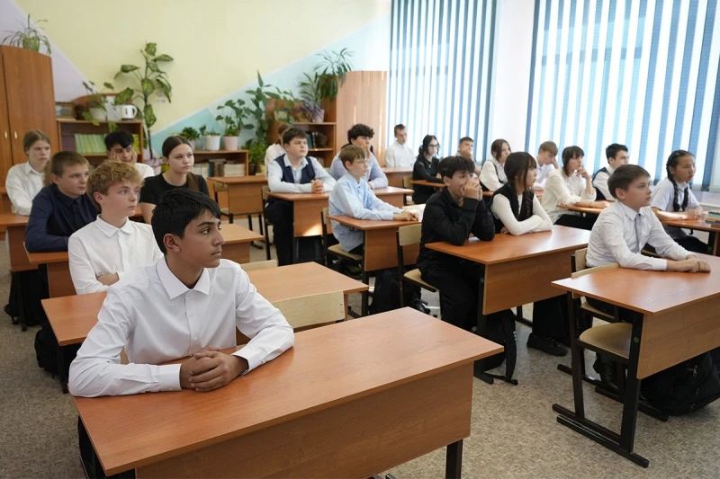 В Магадане полицейские в рамках акции «Сообщи, где торгуют смертью» проводят антинаркотические беседы со школьниками В Магадане полицейские в рамках акции «Сообщи, где торгуют смертью» проводят антинаркотические беседы со школьниками