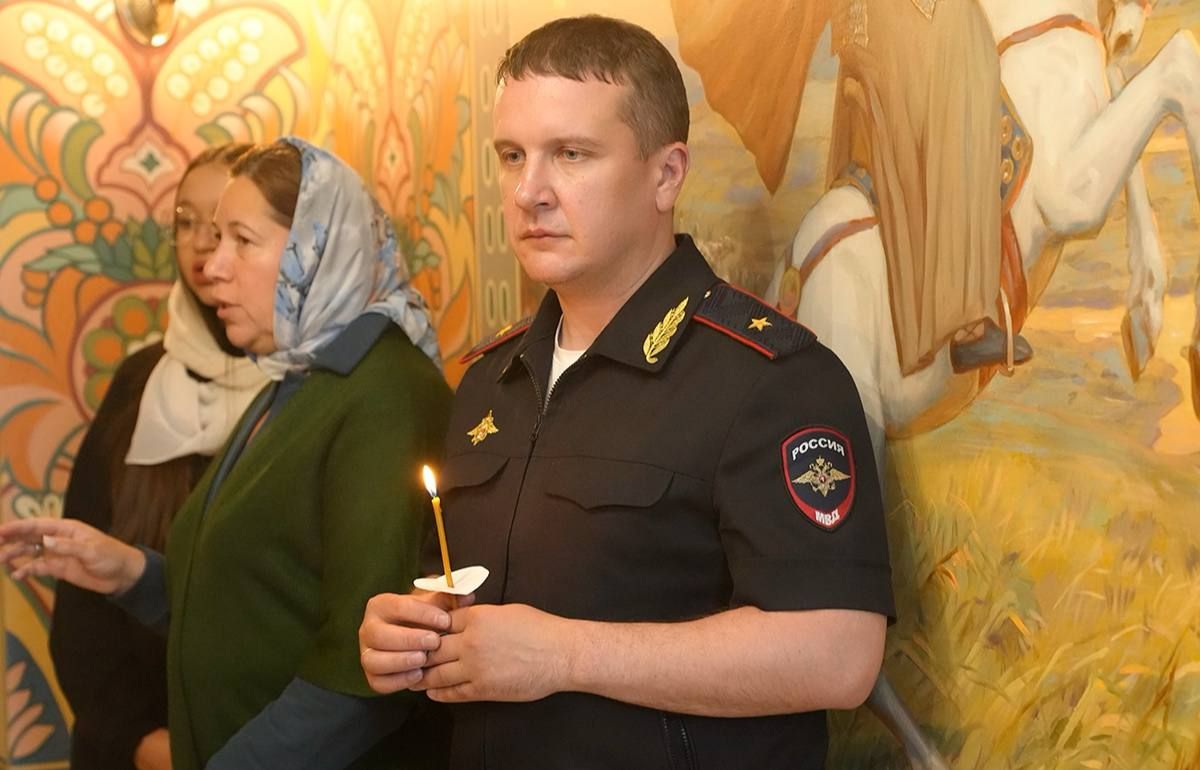 В Магаданской области полицейские приняли участие в торжественном богослужении, посвященном Дню памяти Сергия Радонежского В Магаданской области полицейские приняли участие в торжественном богослужении, посвященном Дню памяти Сергия Радонежского