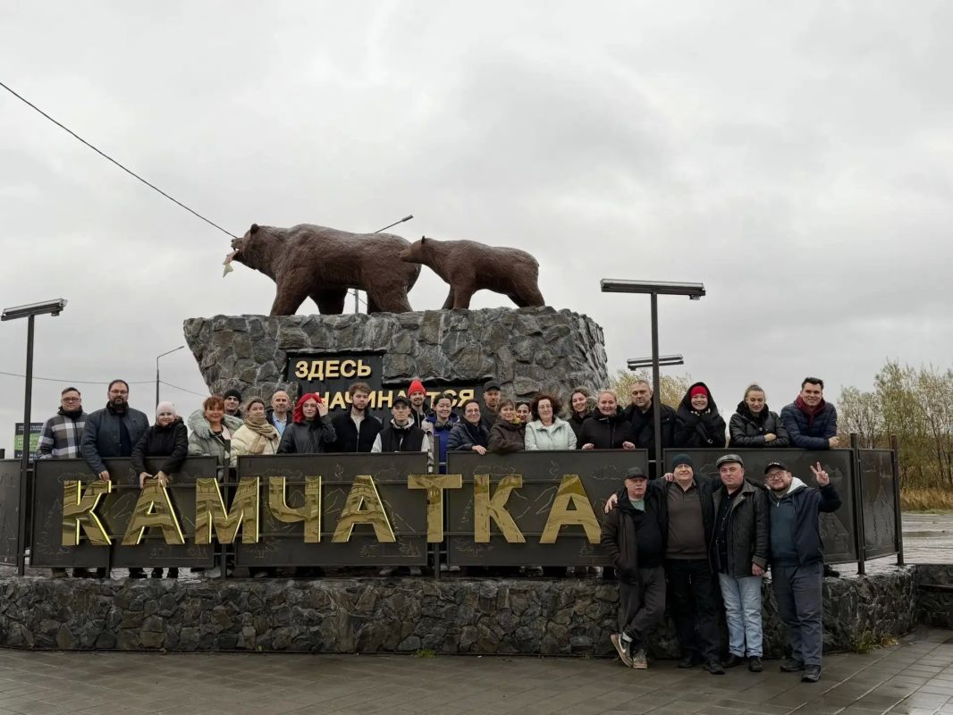 Магаданский русский оркестр впервые выступил на Камчатке и представил программу «Мы верили, мы знали – Победим!» Магаданский русский оркестр впервые выступил на Камчатке и представил программу «Мы верили, мы знали – Победим!»
