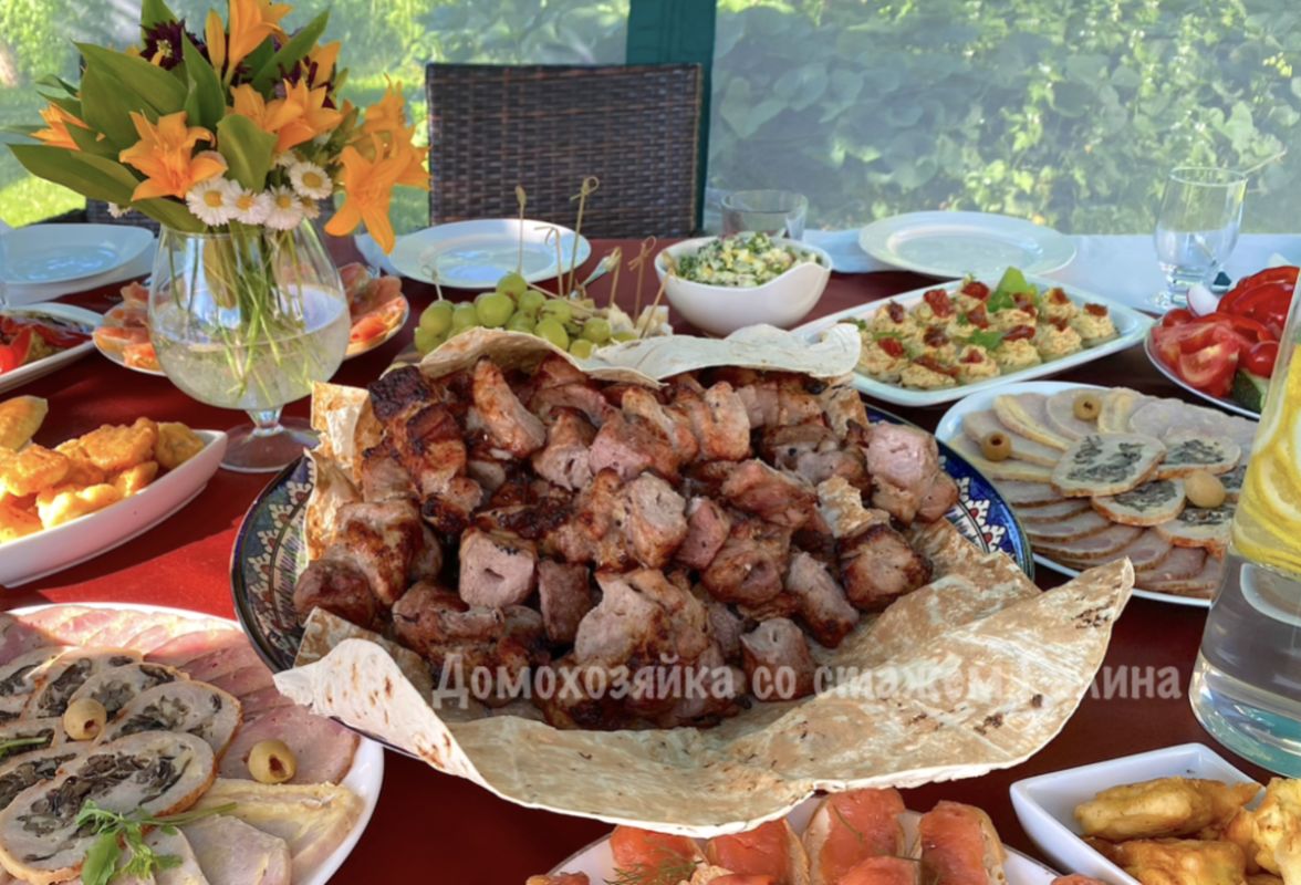 Шашлык без маринада: простой способ угодить гостям с разными вкусами