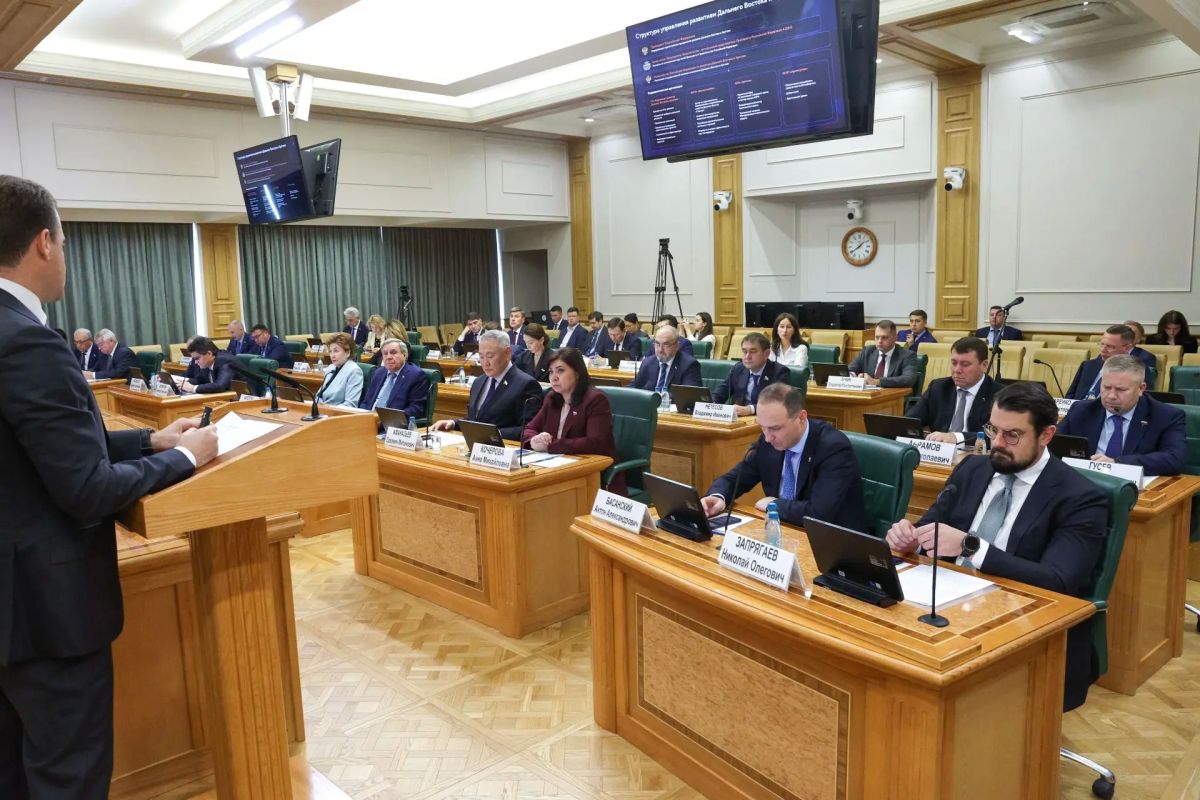 Сенатор РФ от Магаданской области Николай Ежов принял участие в совещании профильного комитета Совета Федерации, посвященном привлечению инвестиций, совершенствованию преференциальных режимов и дальнейшему развитию Дальнего... Сенатор РФ от Магаданской области Николай Ежов принял участие в совещании профильного комитета Совета Федерации, посвященном привлечению инвестиций, совершенствованию преференциальных режимов и дальнейшему развитию Дальнего...