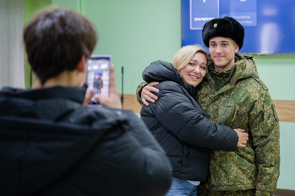 Очередная отправка призывников прошла сегодня в Магаданском военном спортивно-техническом центре «Подвиг» Очередная отправка призывников прошла сегодня в Магаданском военном спортивно-техническом центре «Подвиг»