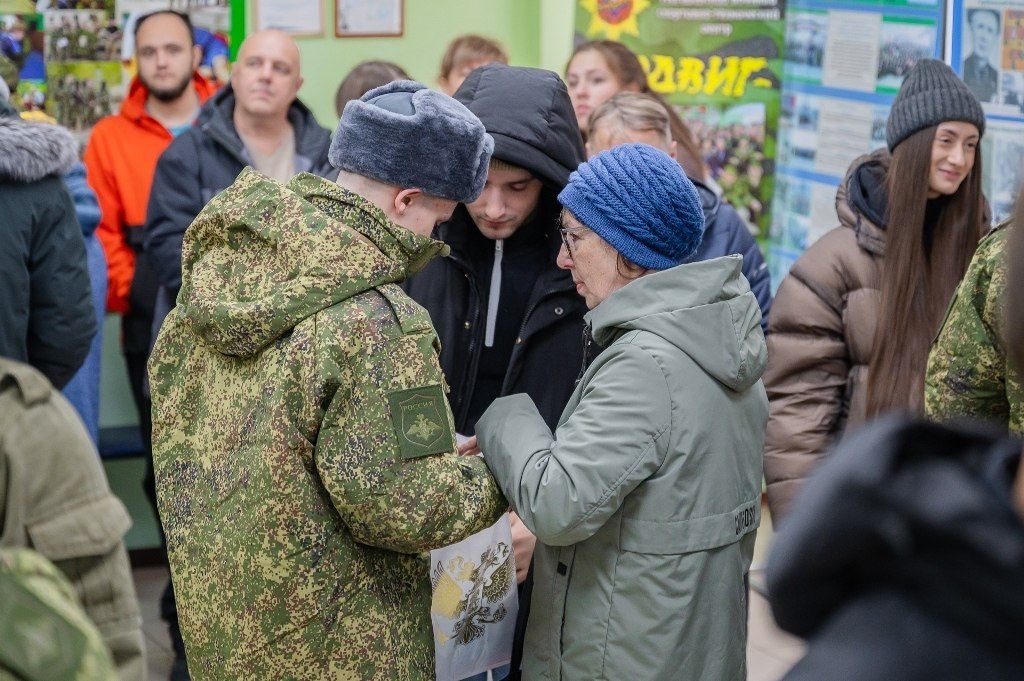 Очередная отправка призывников прошла сегодня в Магаданском военном спортивно-техническом центре «Подвиг» Очередная отправка призывников прошла сегодня в Магаданском военном спортивно-техническом центре «Подвиг»