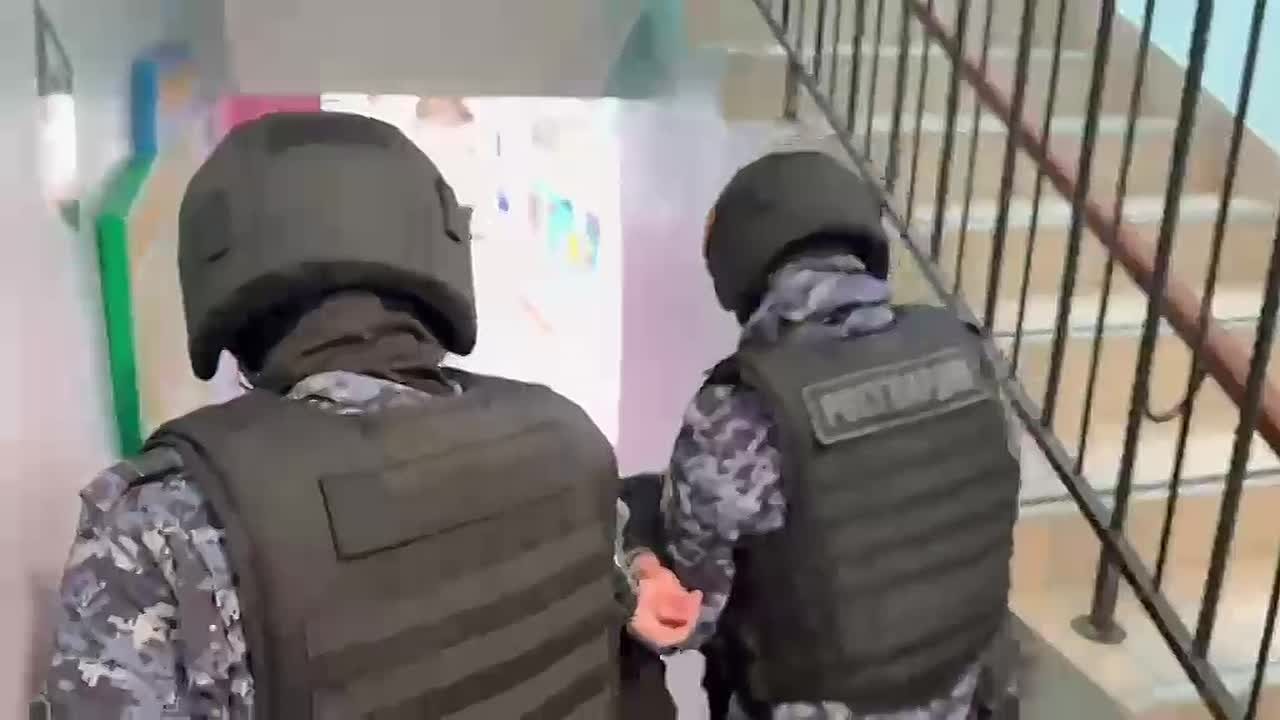 Поздравляем сотрудников магаданской вневедомственной охраны с профессиональным праздником!