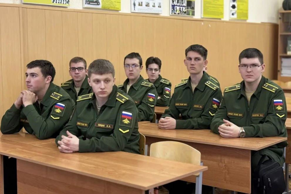 Магаданским студентам предлагают вступить в народную дружину Магаданским студентам предлагают вступить в народную дружину