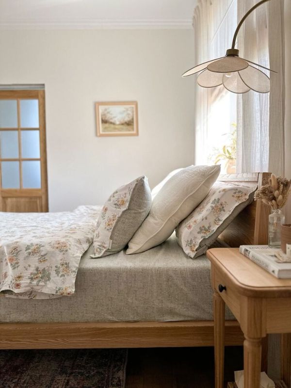 Как уютно организовать маленькую спальню: советы по стилю и функциональности