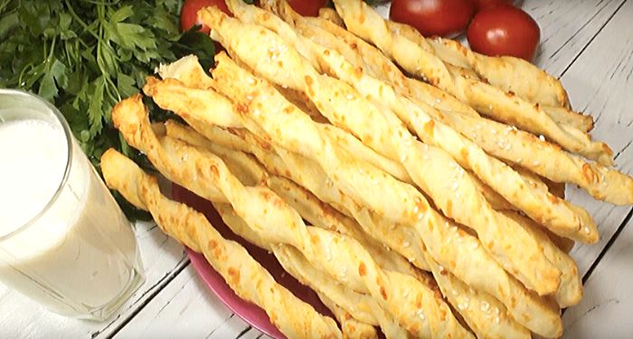 Невероятно просто и очень аппетитно: как приготовить сырные палочки