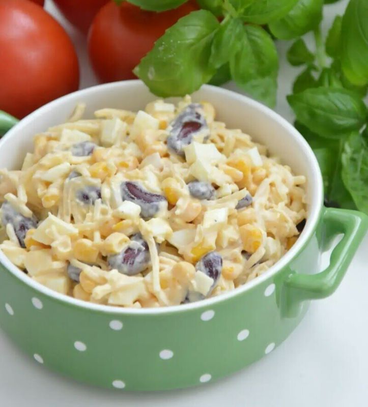 Необычайный салат с фасолью: острый и сытный вариант для любого стола